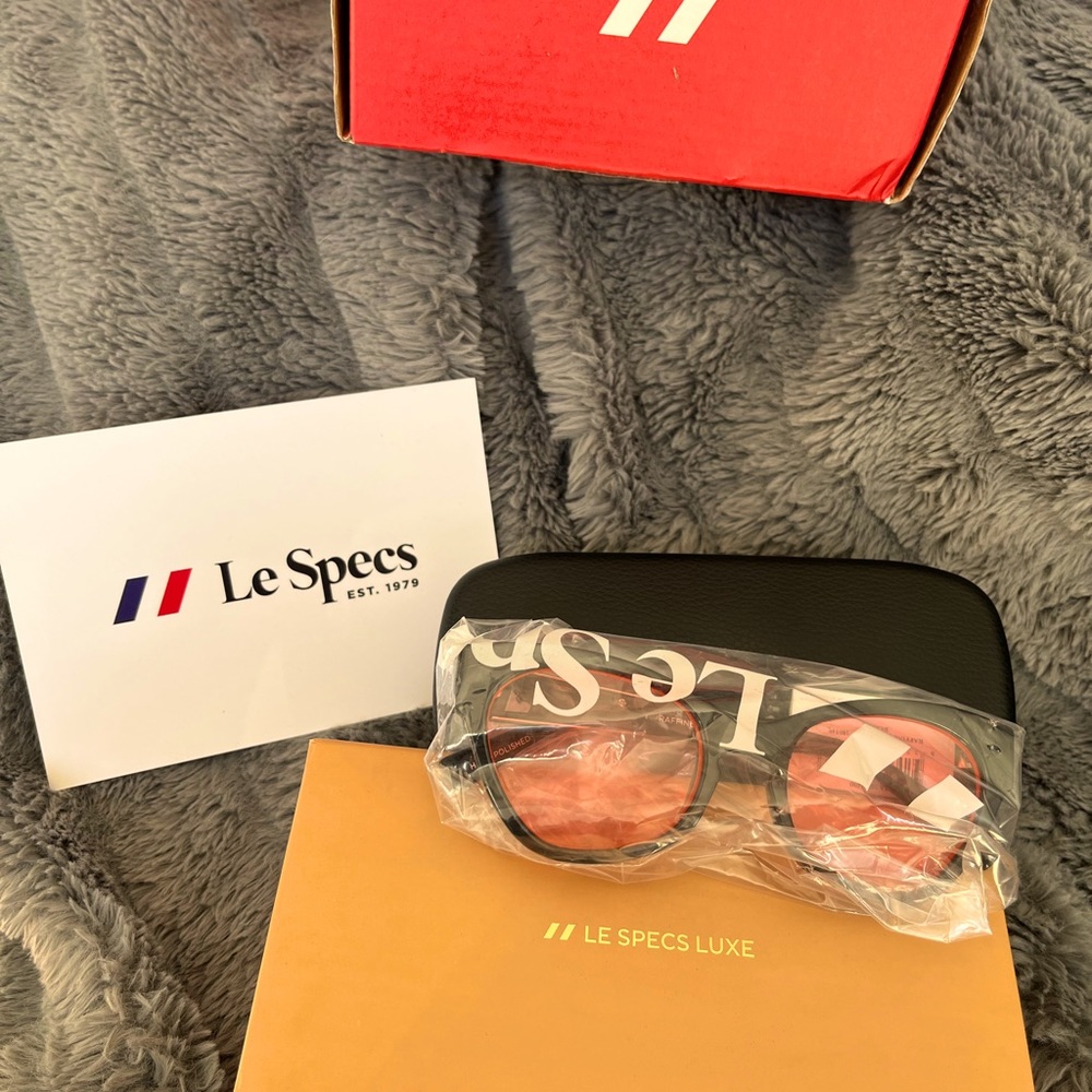 Black and Pink Le Specs Ladies Raffine Panthere Cat Eye